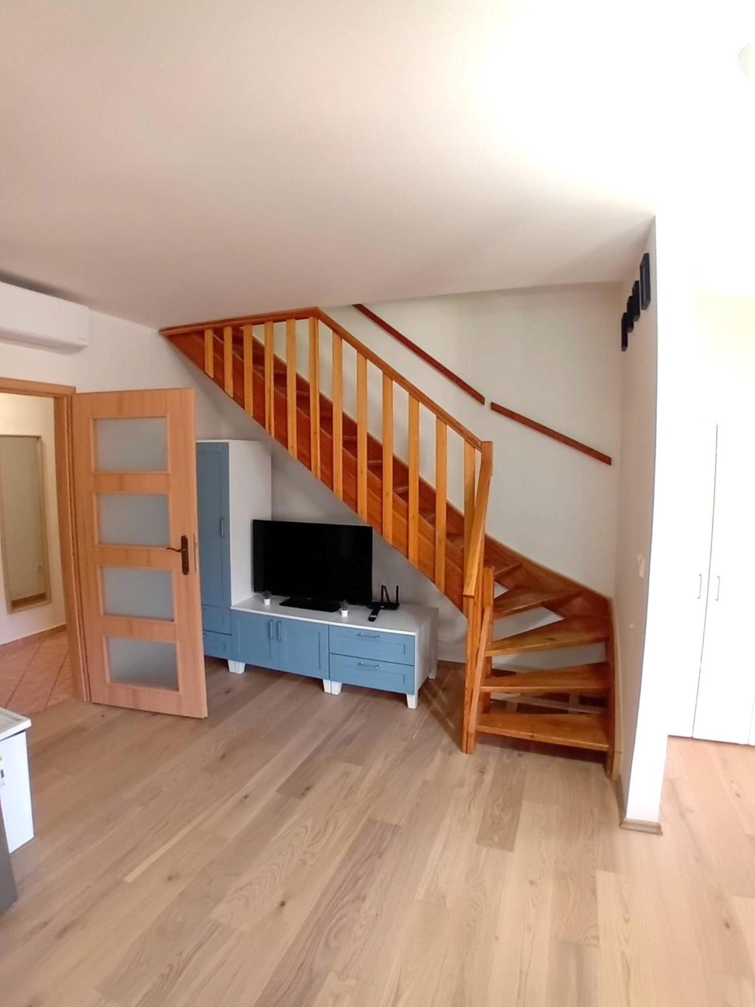 Castle Aparthotel 3*
