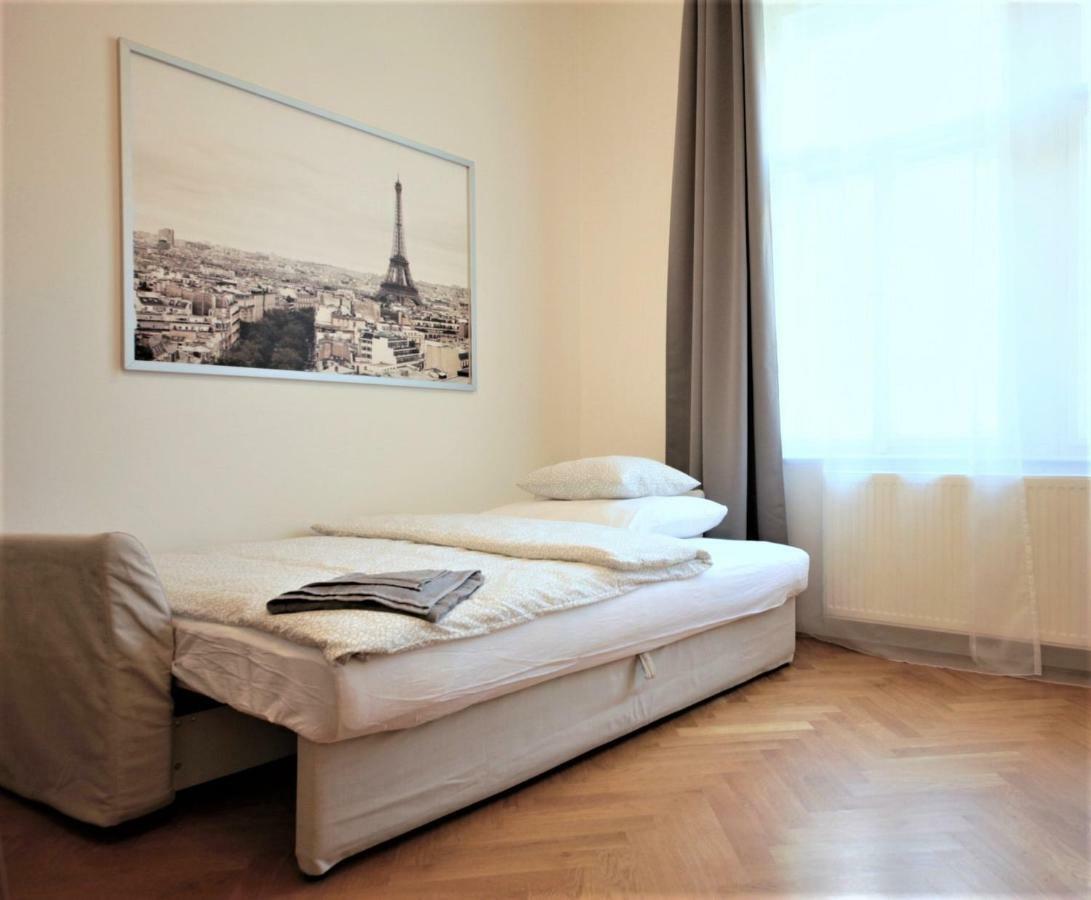 Castle Apartahotel